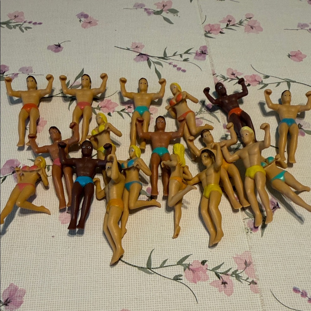 Source Unknown Assorted Miniature Beach Figures in Bright Swim Colors